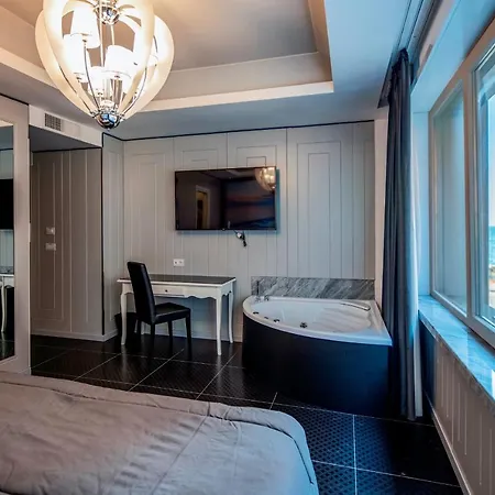 Partenope Luxury