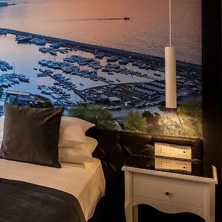 Partenope Luxury Bed & Breakfast *